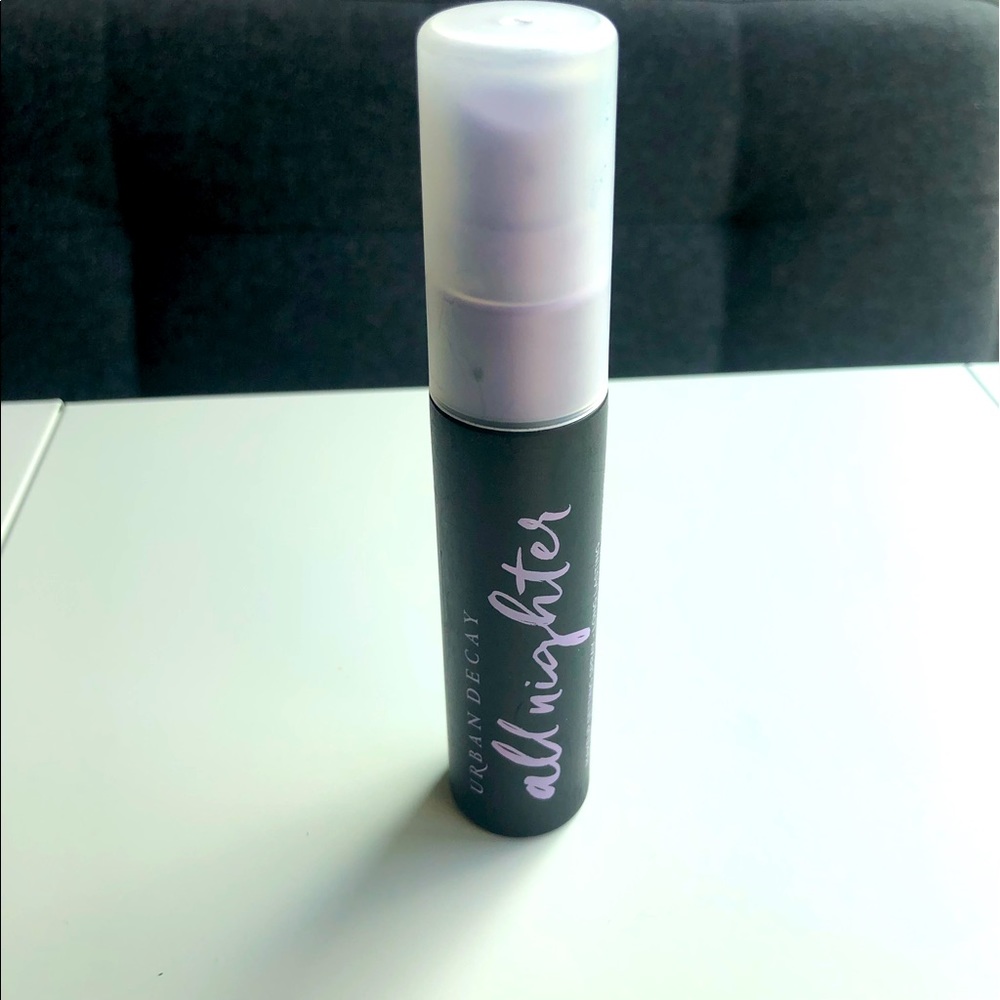 2/$20 Urban Decay All nighter make-up setting spray